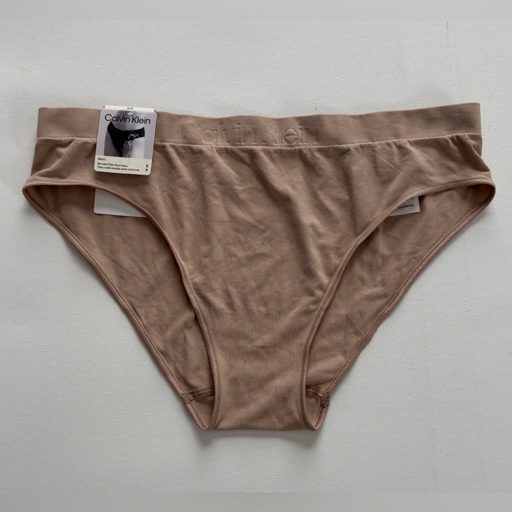 NWT Women's Nude Calvin Klein Seamless Bikini Underwear Size Small
